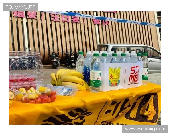 仲满家的冰箱里塞满了能量胶，连饮料都按训练计划排班